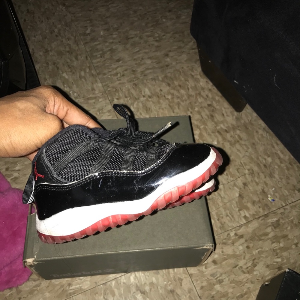 Jordan 11 Bred size 8c toddler